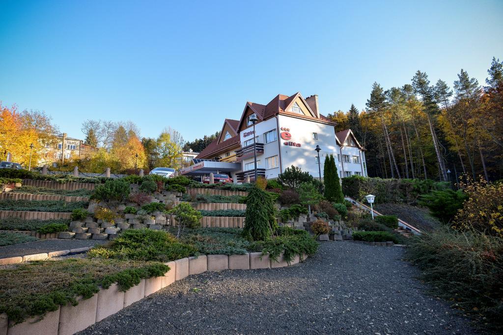 Elita Hotel & Restauracja Ивонич-Здруй Экстерьер фото